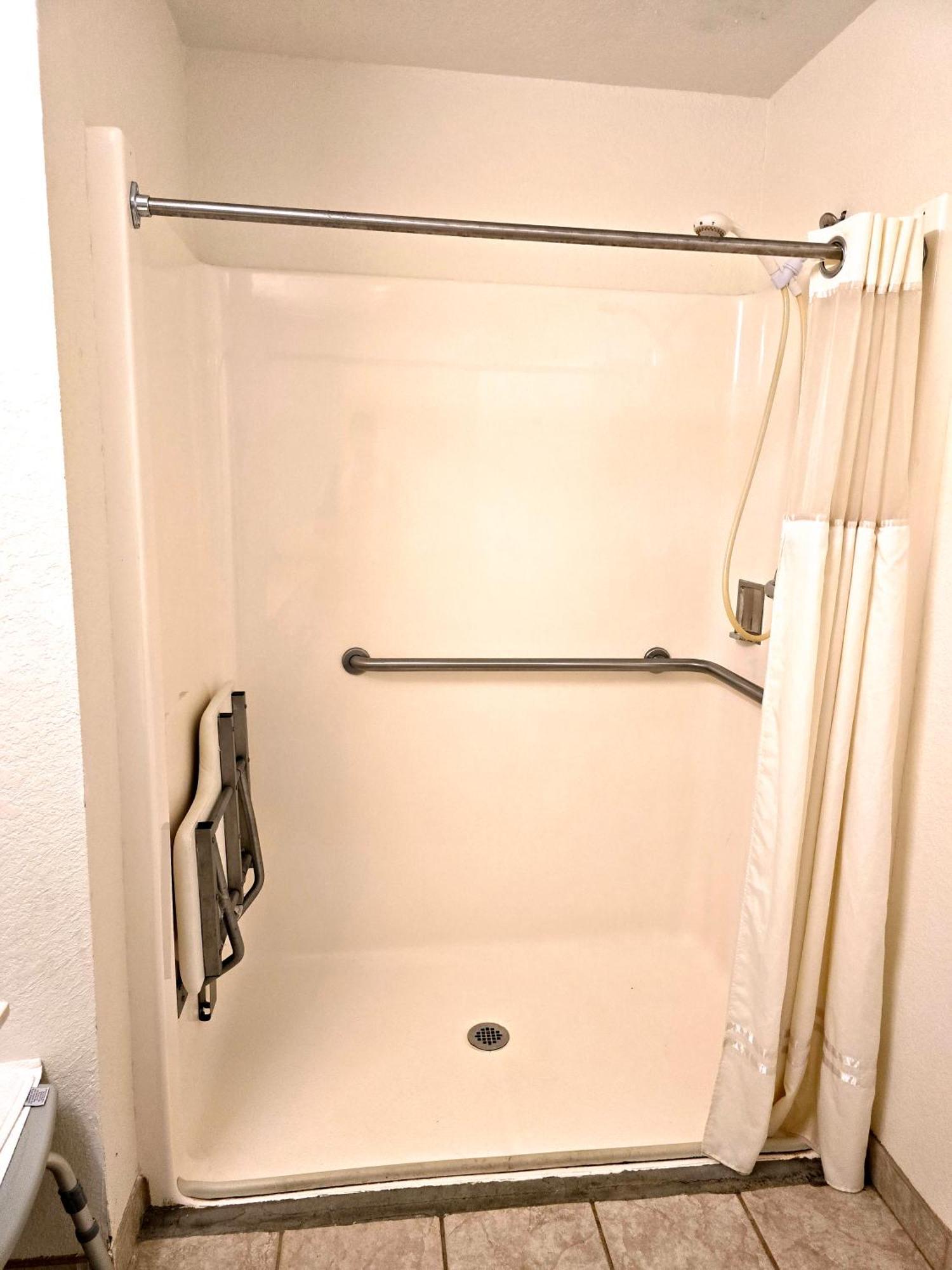Garden Inn And Suites Near Callaway Gardens Pine Mountain Luaran gambar